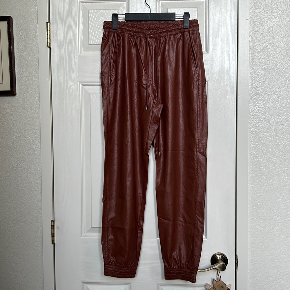 Women’s joggers